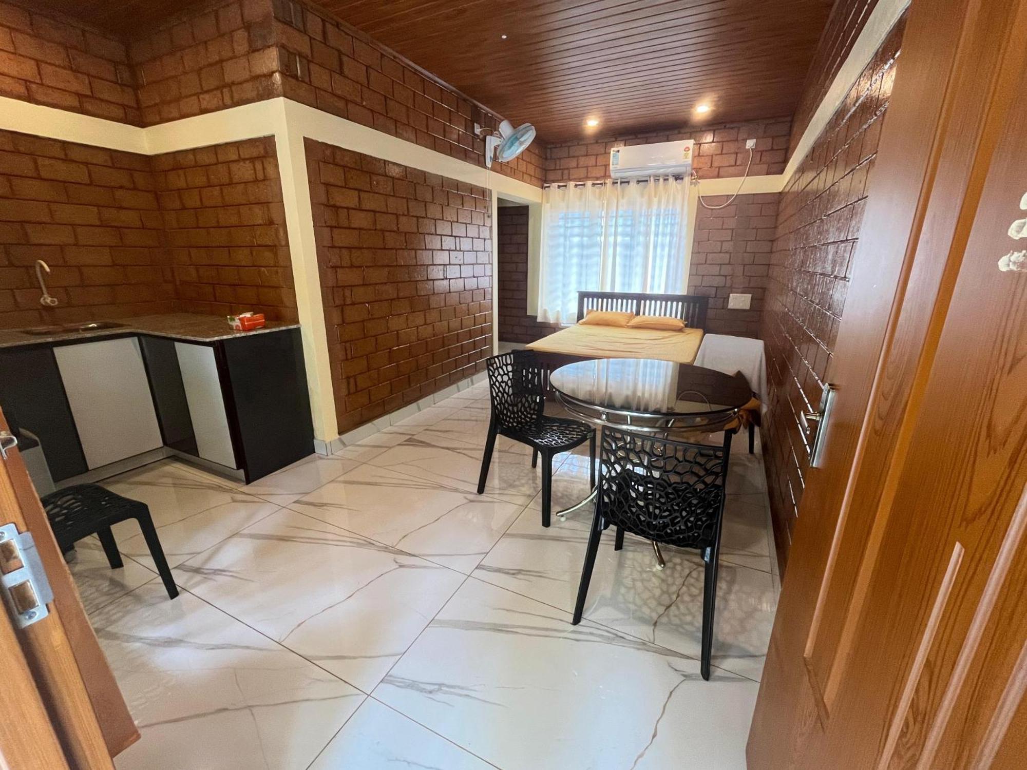 Sunset Homes Mundrothuruth Bagian luar foto